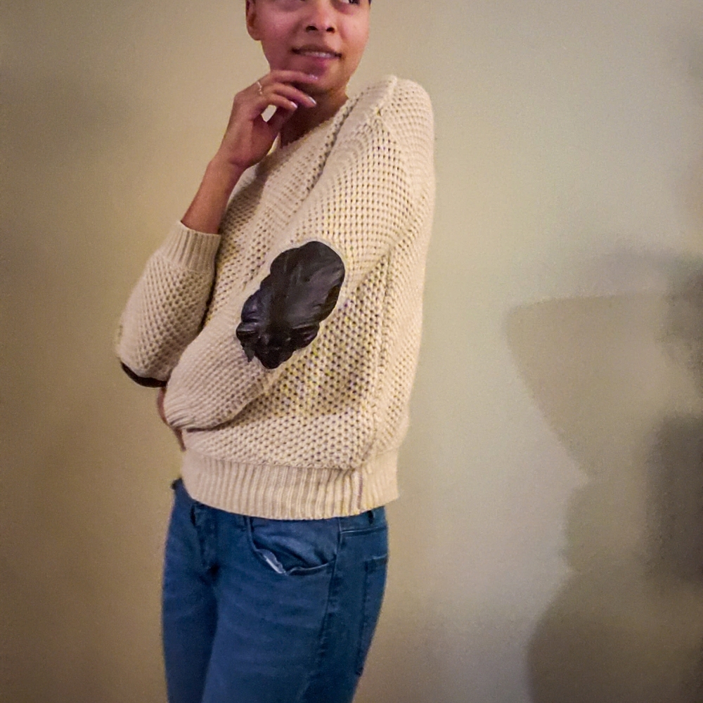 Sweater - Picture 4 of 5